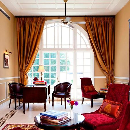 The Majestic Hotel Kuala Lumpur, Autograph Collection Eksteriør billede A suite at the Mandarin Oriental, Kuala Lumpur
