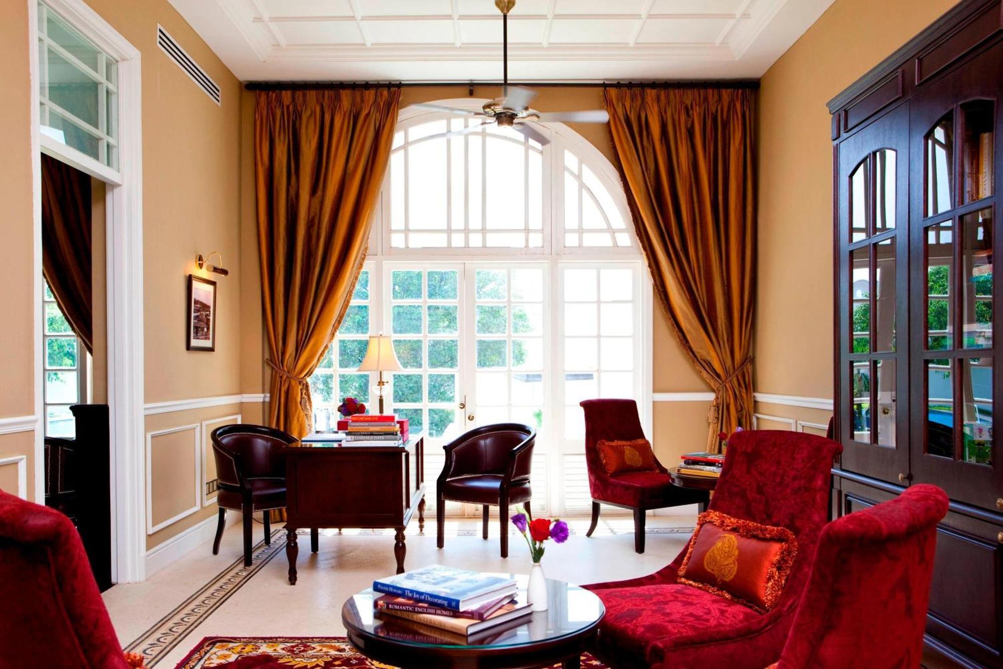 The Majestic Hotel Kuala Lumpur, Autograph Collection Eksteriør billede A suite at the Mandarin Oriental, Kuala Lumpur